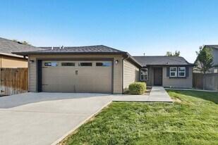 2212 Aries Dr in Nampa, ID - Building Photo