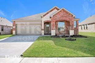 901 High Noon Dr in Haslet, TX - Building Photo