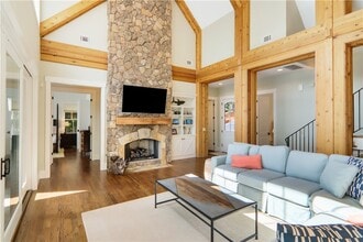 319 Green Tree Ct in Seneca, SC - Building Photo - Building Photo