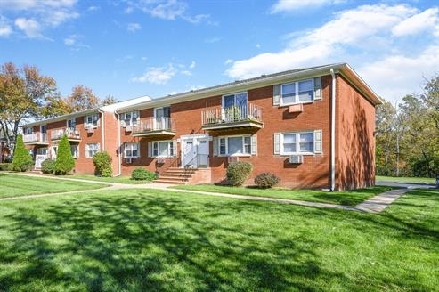 Finchley Gardens in South Bound Brook, NJ - Foto de edificio - Building Photo