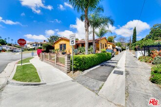 3757 Lorado Way in Los Angeles, CA - Building Photo - Building Photo