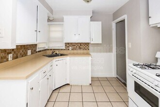 19001 Nitra Ave in Maple Heights, OH - Building Photo - Building Photo