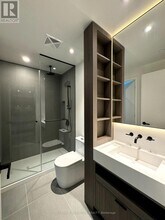 55 Charles St E in Toronto, ON - Building Photo - Building Photo