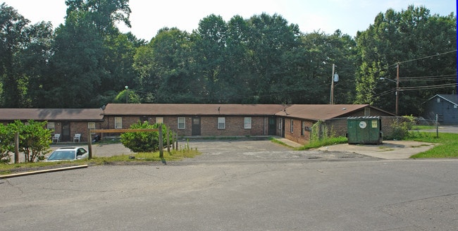 1025 Cleveland Ave in Gastonia, NC - Building Photo - Building Photo