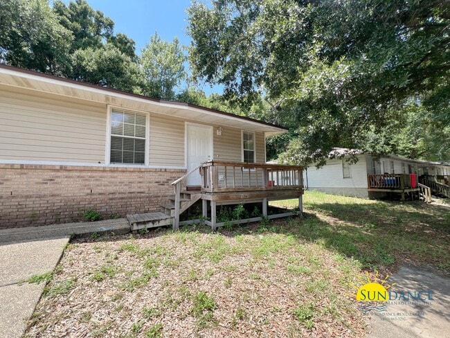 property at 116 Brentwood Ln