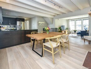 20 Oldwood Rd S in Port Washington, NY - Building Photo - Building Photo