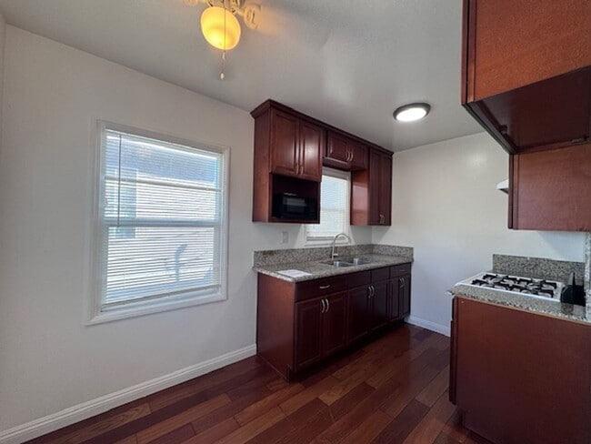 property at 2616 E Spaulding St