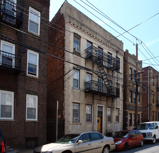 295 Oliver St in Newark, NJ - Building Photo - Building Photo