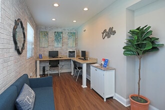 Villas at Vineyard in Winston-Salem, NC - Building Photo - Building Photo
