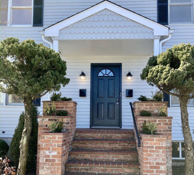 343 Weed Ave-Unit -1st Floor in Stamford, CT - Building Photo
