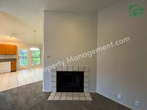 1037 Stableway Ln in Bedford, TX - Building Photo - Building Photo