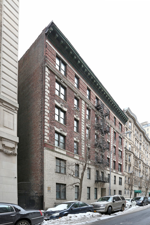 325 W 93rd St in New York, NY - Building Photo