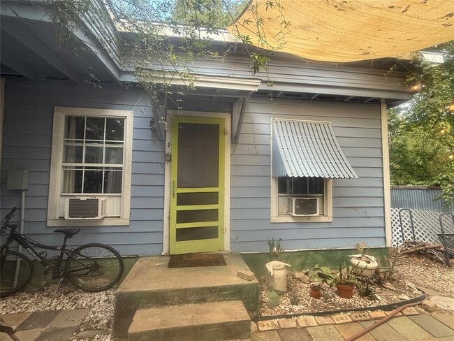 property at 2708 1/2 E 13th St