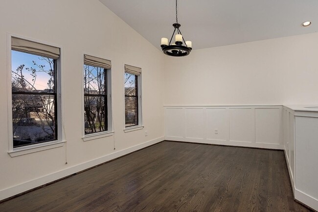 property at 914 W 25th St