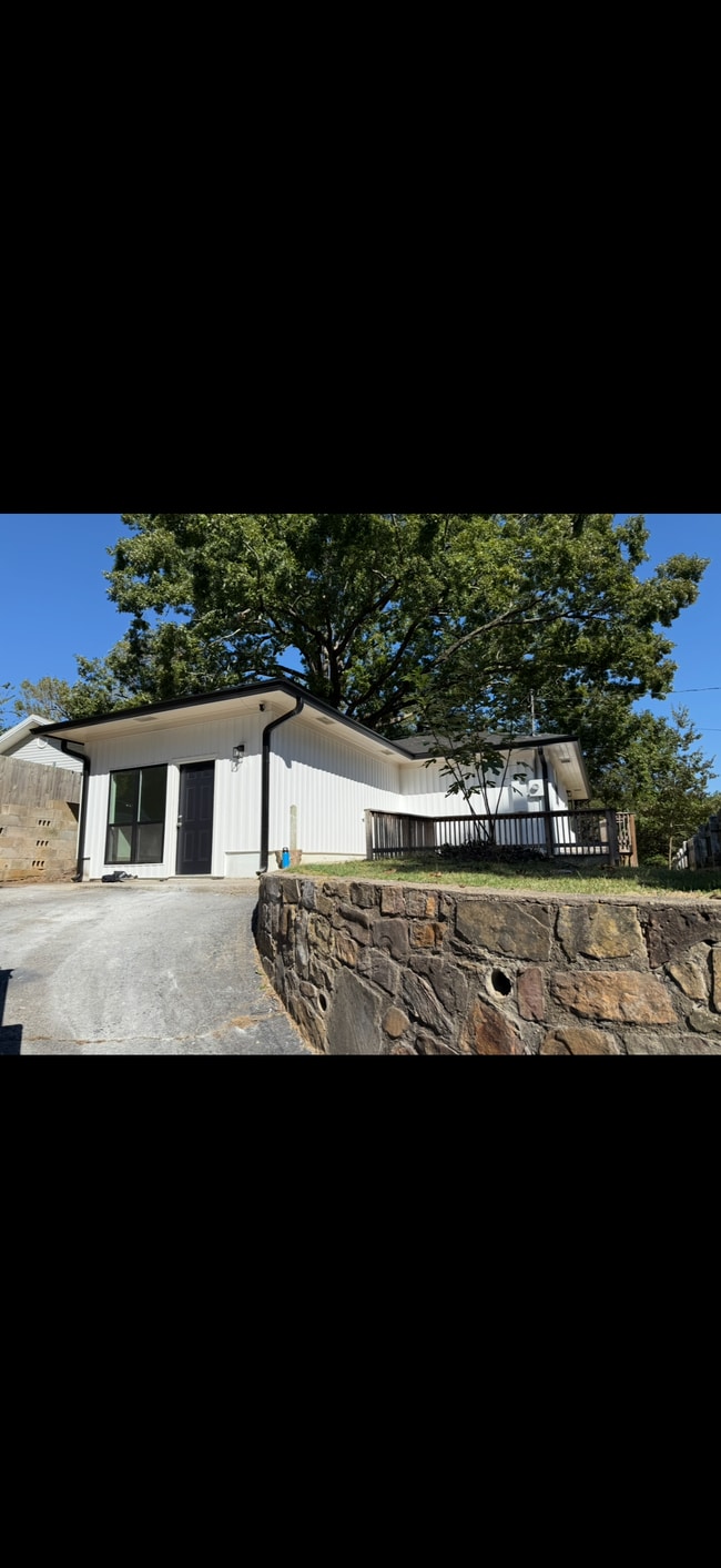 112 Poplar St in Hot Springs, AR - Building Photo - Building Photo