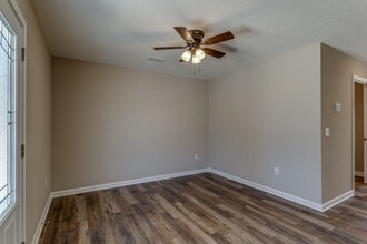 317 N Diagonal St in Decherd, TN - Building Photo - Building Photo