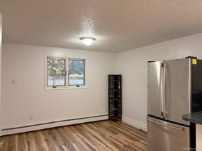 1 Gilford Ct in Melville, NY - Building Photo - Building Photo