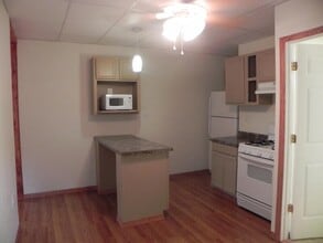 803 E Water St in Prospect, OH - Building Photo - Building Photo
