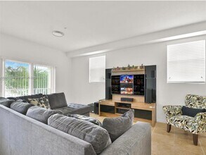 8800 NW 107th Ct, Unit 222 in Doral, FL - Building Photo - Building Photo