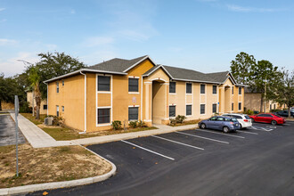 Silver Hills Apartments in Orlando, FL - Building Photo - Primary Photo