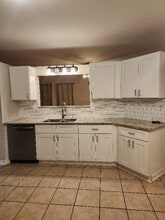 1741 Chesapeake Ln in Schaumburg, IL - Foto de edificio - Building Photo