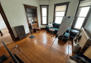 223 Holland St in Somerville, MA - Foto de edificio - Building Photo