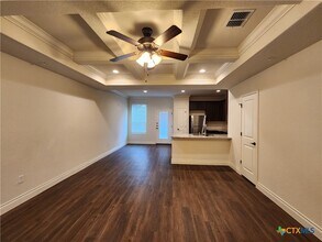 324 Untermaier St in New Braunfels, TX - Building Photo - Building Photo