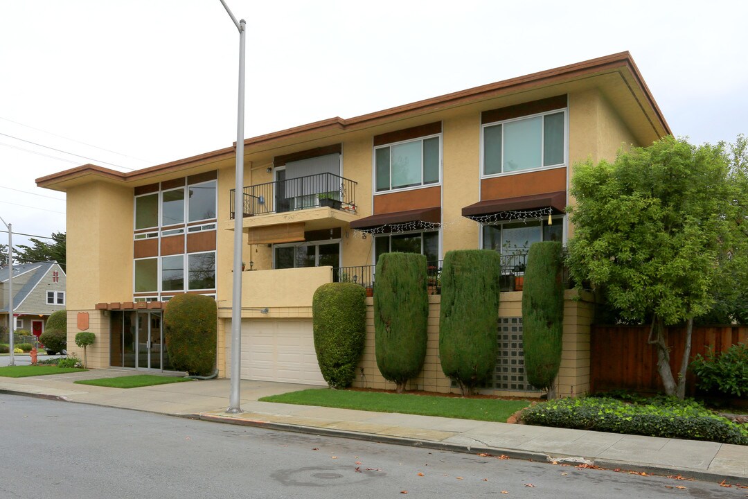 342 Highland Ave in San Mateo, CA - Foto de edificio