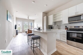 4902 Cosmos Cir, Unit 106 in Wimauma, FL - Foto de edificio - Building Photo