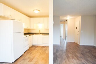 1519 SE Stark St in Portland, OR - Building Photo - Building Photo