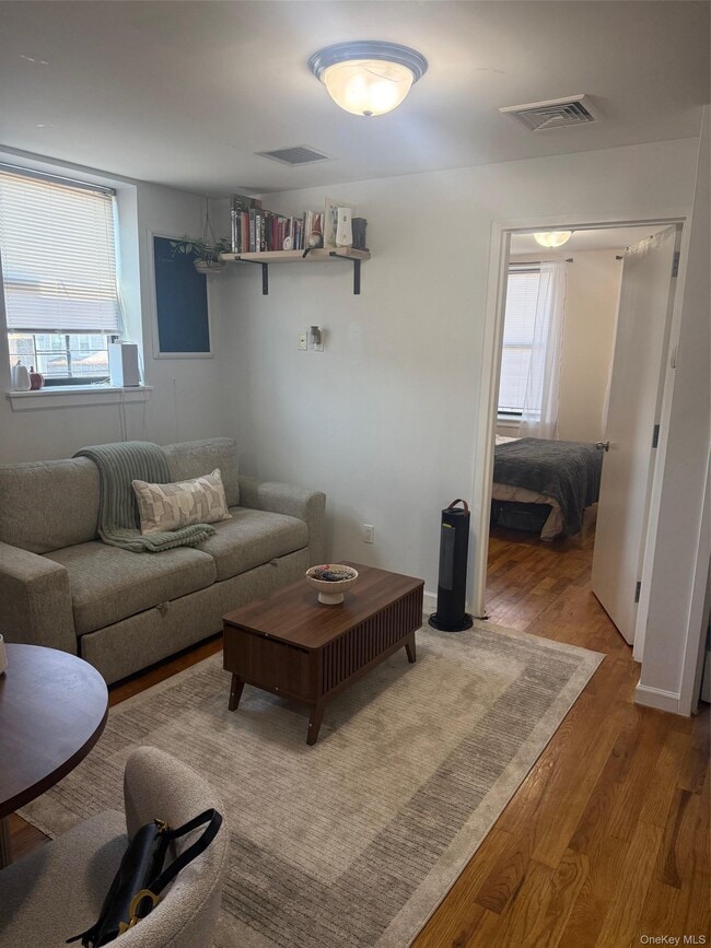 1217 Jericho Tpke in New Hyde Park, NY - Building Photo - Building Photo