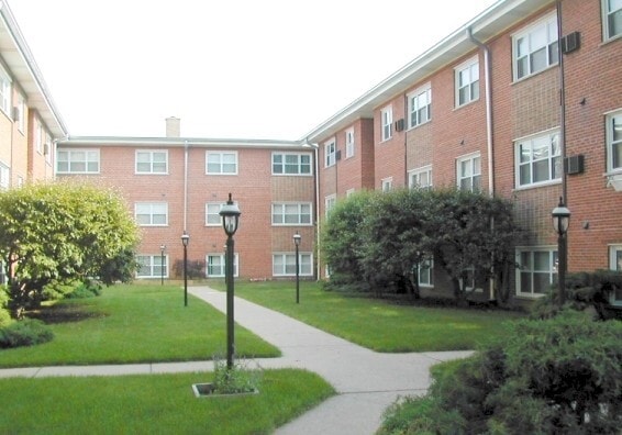 property at 2349 W Jarvis Ave