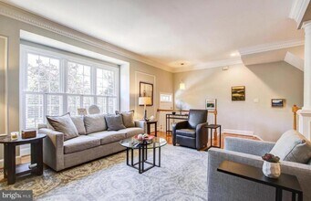 9936 Foxborough Cir in Rockville, MD - Building Photo - Building Photo