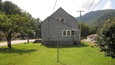 23 Washington St in Webster Springs, WV - Building Photo - Building Photo