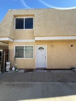 717 E Boone St in Santa Maria, CA - Building Photo