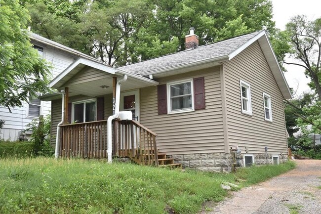 320 30th St Dr SE in Cedar Rapids, IA - Building Photo - Building Photo