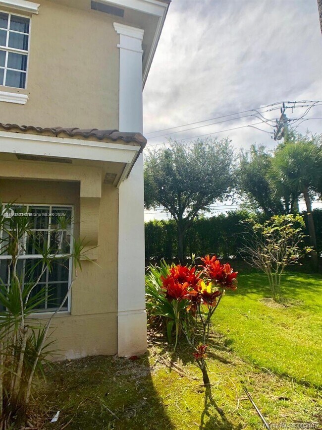 12224 S W 8th Ct in Pembroke Pines, FL - Building Photo - Building Photo