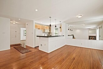 10400 Parthenon Ct in Bethesda, MD - Building Photo - Building Photo