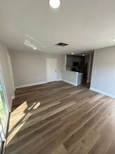 3848 N Lake Dr in Tampa, FL - Building Photo - Building Photo