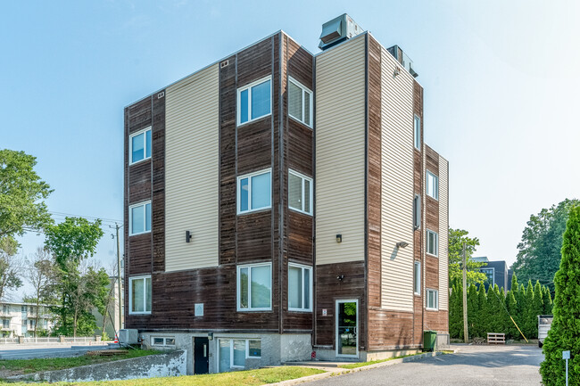 3393 Sainte-Foy Ch in Québec, QC - Building Photo - Building Photo