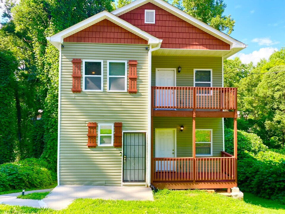 1891 Tremont Dr NW in Atlanta, GA - Building Photo