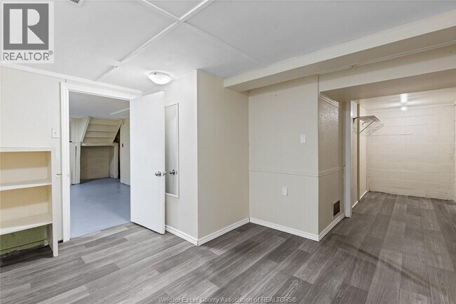 3168 Wyandotte St W in Windsor, ON - Building Photo - Building Photo