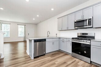 730 Herlong Ave in Rock Hill, SC - Foto de edificio - Building Photo
