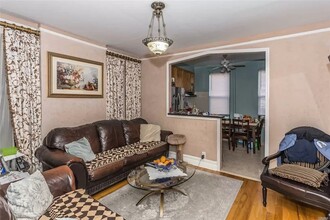 6135 Madison St in Ridgewood, NY - Building Photo - Interior Photo