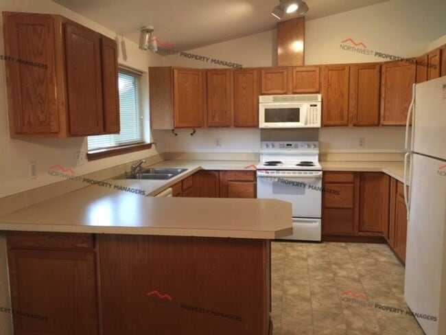 305 Waunch St in Centralia, WA - Building Photo - Building Photo