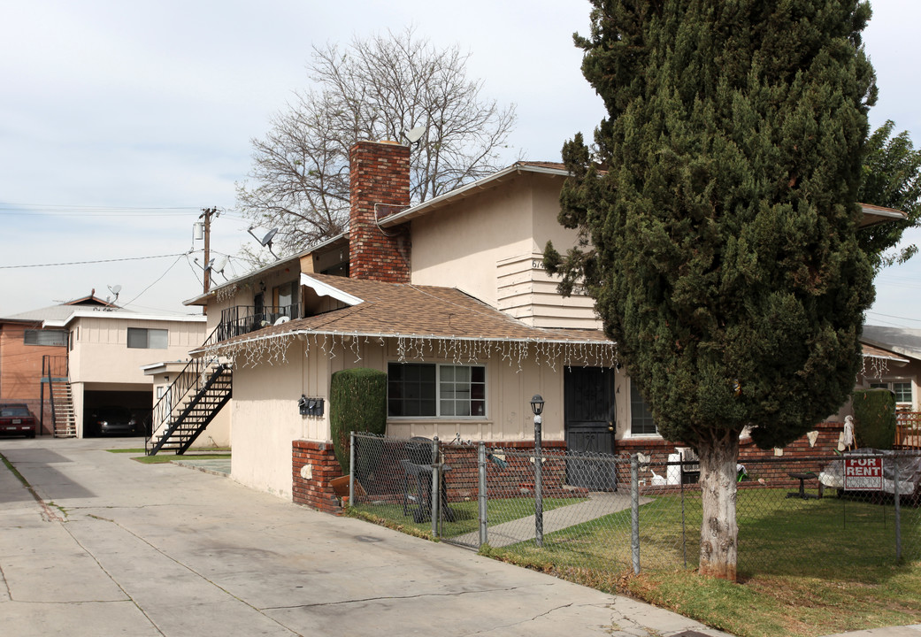 6143 Palm Ave in Maywood, CA - Foto de edificio