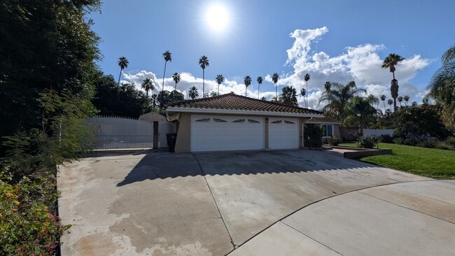 2700 Lexington Pl in Riverside, CA - Building Photo - Building Photo