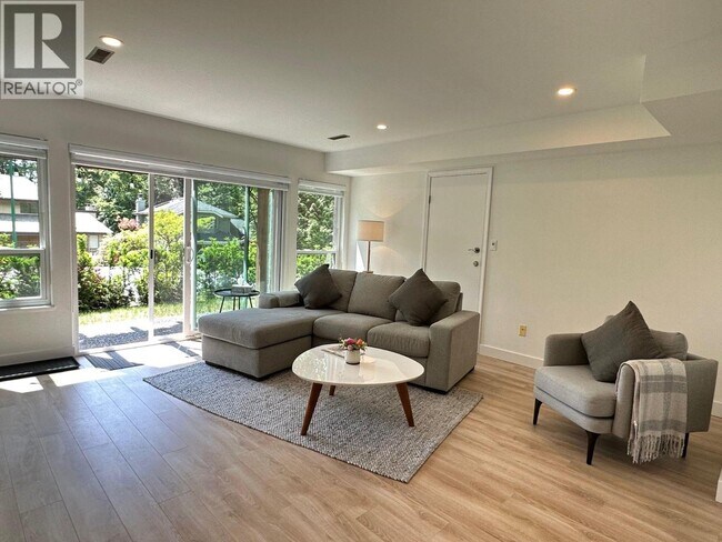 5636 Covey Pl in North Vancouver, BC - Building Photo - Building Photo