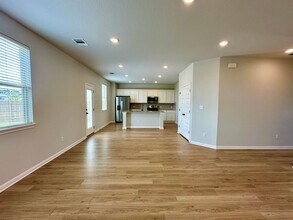 149 Gullivers Dr in Elgin, TX - Foto de edificio - Building Photo