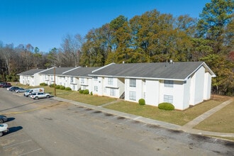 Forrester Gardens Apartments in Tuscaloosa, AL - Building Photo - Building Photo